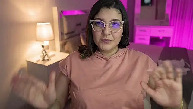 Snapshot of Camilaa_bueno chatting on 19, 12, 2024 Camilaa bueno online show from 19, 12, 2024