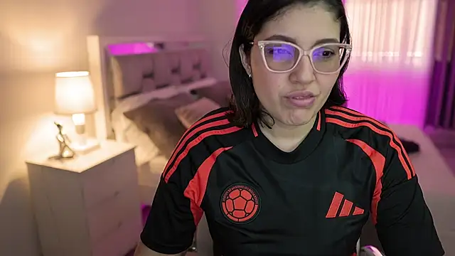 Snapshot of Camilaa_bueno chatting on 21, 12, 2024 Camilaa bueno online show from 21, 12, 2024