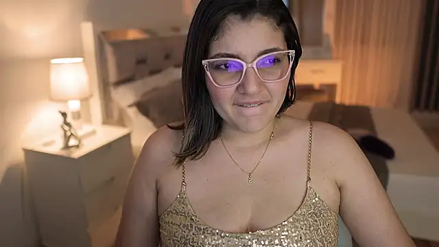 Snapshot of Camilaa_bueno chatting on 24, 12, 2024 Camilaa bueno online show from 24, 12, 2024