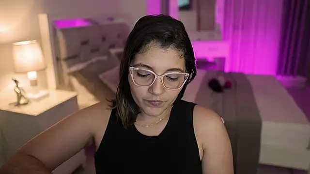 Snapshot of Camilaa_bueno chatting on 30, 12, 2024 Camilaa bueno online show from 30, 12, 2024
