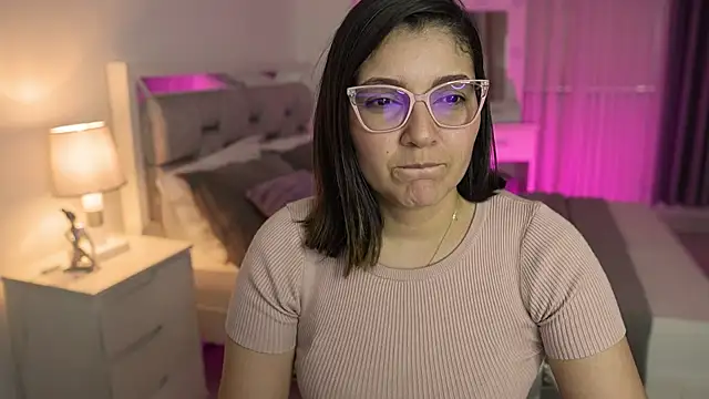 Snapshot of Camilaa_bueno chatting on 13, 1, 2025 Camilaa bueno online show from 13, 1, 2025