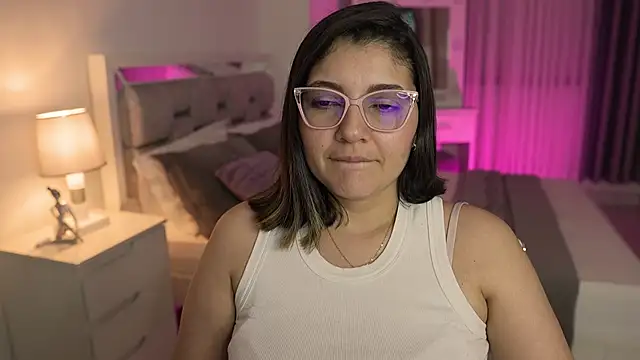 Snapshot of Camilaa_bueno chatting on 14, 1, 2025 Camilaa bueno online show from 14, 1, 2025