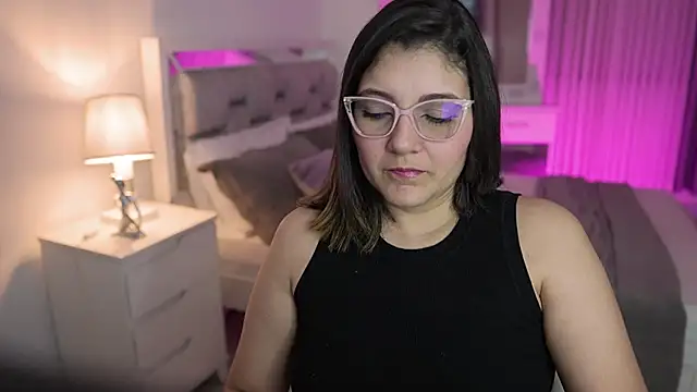 Snapshot of Camilaa_bueno chatting on 16, 1, 2025 Camilaa bueno online show from 16, 1, 2025