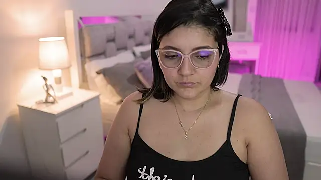 Snapshot of Camilaa_bueno chatting on 19, 1, 2025 Camilaa bueno online show from 19, 1, 2025