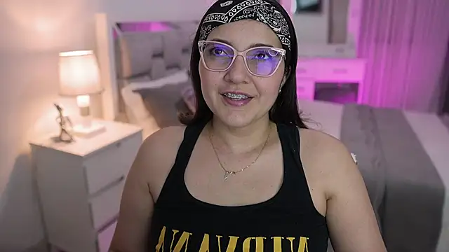 Snapshot of Camilaa_bueno chatting on 25, 1, 2025 Camilaa bueno online show from 25, 1, 2025