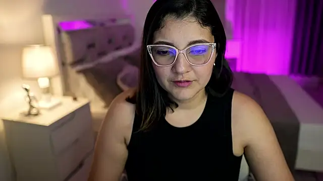 Snapshot of Camilaa_bueno chatting on 13, 2, 2025 Camilaa bueno online show from 13, 2, 2025