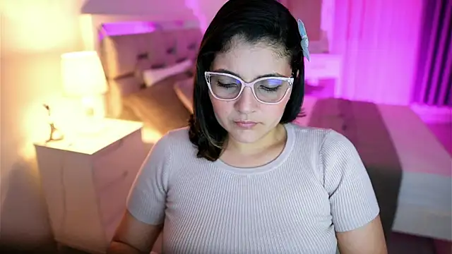 Snapshot of Camilaa_bueno chatting on 14, 3, 2025 Camilaa bueno online show from 14, 3, 2025