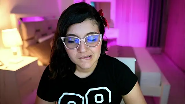 Snapshot of Camilaa_bueno chatting on 22, 3, 2025 Camilaa bueno online show from 22, 3, 2025