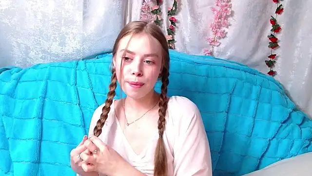 Snapshot of sofiaa_here chatting on 10, 3, 2025 sofiaa here online show from 10, 3, 2025