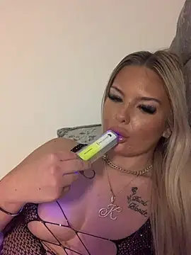 Snapshot of UKJuicyPrincess chatting on 28, 1, 2025 UKJuicyPrincess online show from 28, 1, 2025