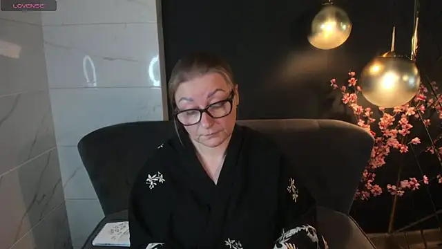 AlexandraKind online show from 25, 1, 2025