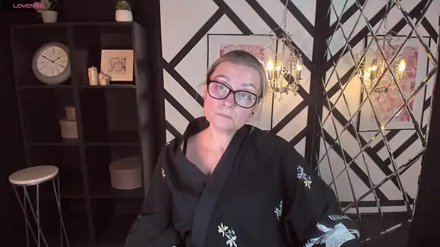 AlexandraKind online show from 5, 2, 2025