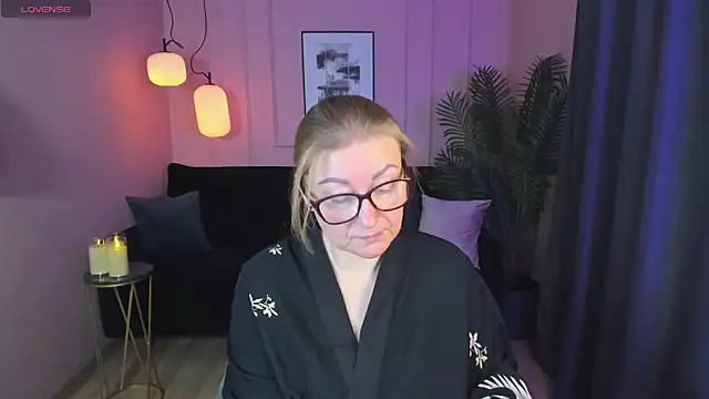 AlexandraKind online show from 8, 2, 2025