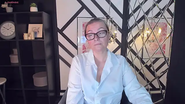 AlexandraKind online show from 11, 2, 2025