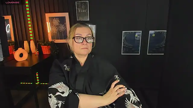 AlexandraKind online show from 5, 3, 2025