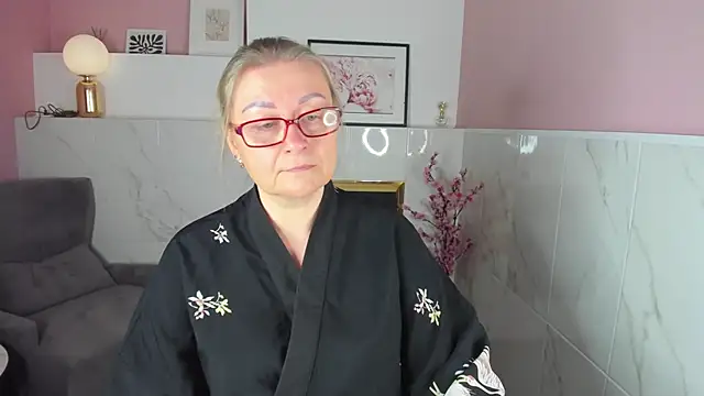 AlexandraKind online show from 18, 10, 2025