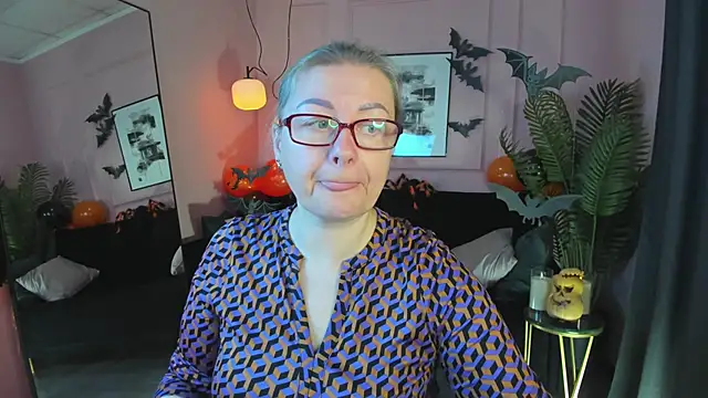 AlexandraKind online show from 2, 11, 2025