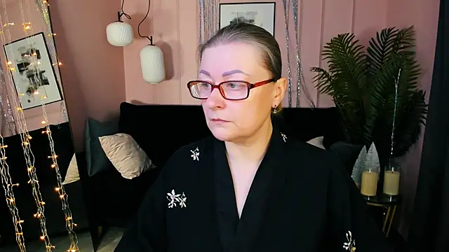 AlexandraKind online show from 8, 1, 2026