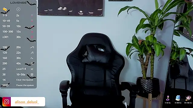 Snapshot of Alisson_Wynter chatting on 9, 11, 2025 Alisson Wynter online show from 9, 11, 2025