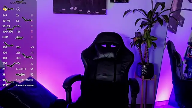 Snapshot of Alisson_Wynter chatting on 2, 12, 2025 Alisson Wynter online show from 2, 12, 2025