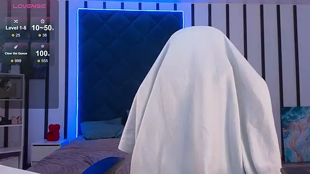 Snapshot of MeganFoxy11 chatting on 29, 12, 2024 MeganFoxy11 online show from 29, 12, 2024