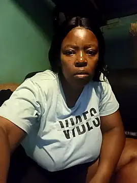 curvyloneah75 online show from 25, 2, 2025