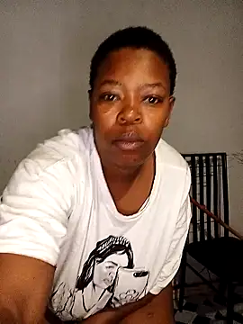 curvyloneah75 online show from 18, 10, 2025