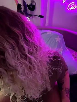 CurvyAnonymousGirl89 online show from 15, 9, 2025