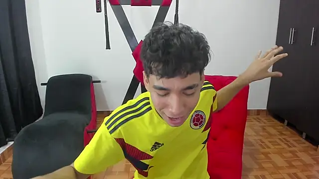 Snapshot of Harry_LatinBoy chatting on 12, 1, 2025 Harry LatinBoy online show from 12, 1, 2025