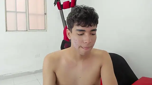 Snapshot of Harry_LatinBoy chatting on 3, 3, 2025 Harry LatinBoy online show from 3, 3, 2025