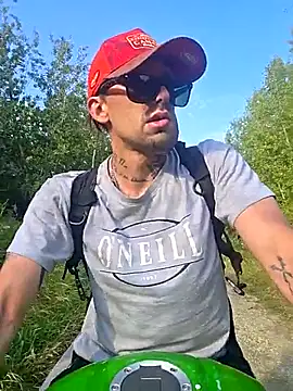 Snapshot of Fuckboy4public chatting on 12, 9, 2025 Fuckboy4public online show from 12, 9, 2025