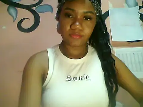 Snapshot of Fariana01 chatting on 4, 2, 2025 Fariana01 online show from 4, 2, 2025