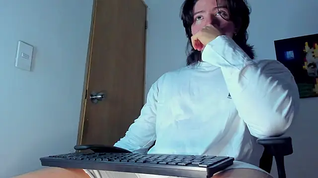 Snapshot of AngelBennet_ chatting on 22, 10, 2025 AngelBennet online show from 22, 10, 2025