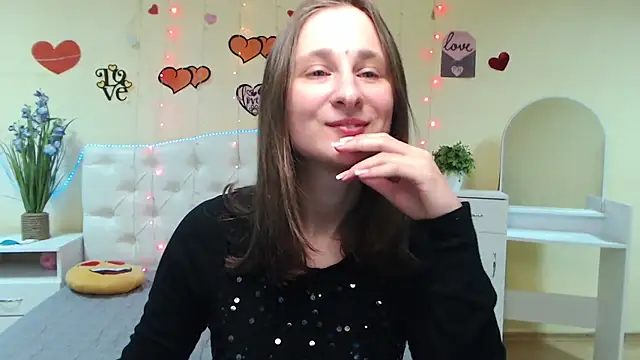 MichelLeee online show from 19, 2, 2025