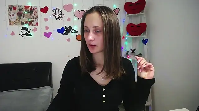 MichelLeee online show from 27, 2, 2025