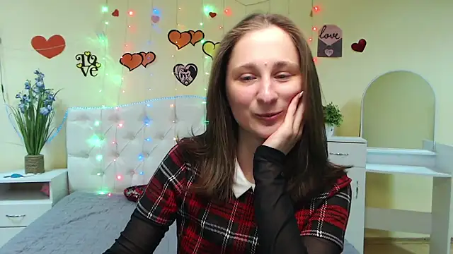 MichelLeee online show from 28, 2, 2025