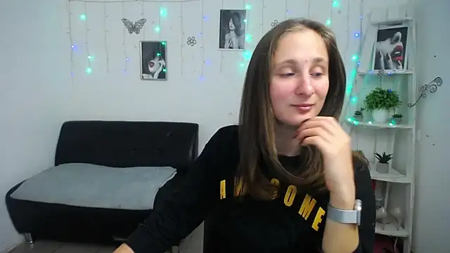 MichelLeee online show from 3, 10, 2025