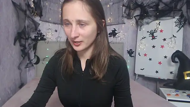 MichelLeee online show from 17, 10, 2025