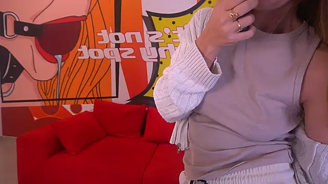 DreamyLinaa online show from 6, 1, 2025