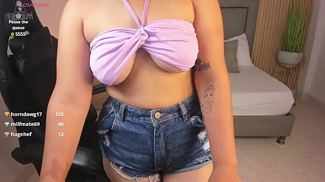 aurora johnson  online show from 11, 1, 2025