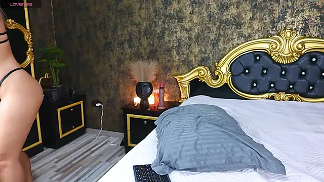 Snapshot of KiraRosse chatting on 7, 12, 2024 KiraRosse online show from 7, 12, 2024