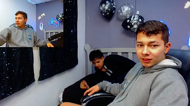 Snapshot of AndrewPherson chatting on 11, 1, 2025 AndrewPherson online show from 11, 1, 2025