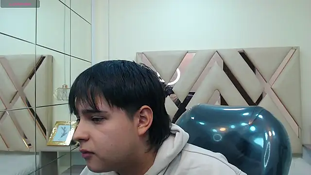 Snapshot of AndrewPherson chatting on 28, 1, 2025 AndrewPherson online show from 28, 1, 2025