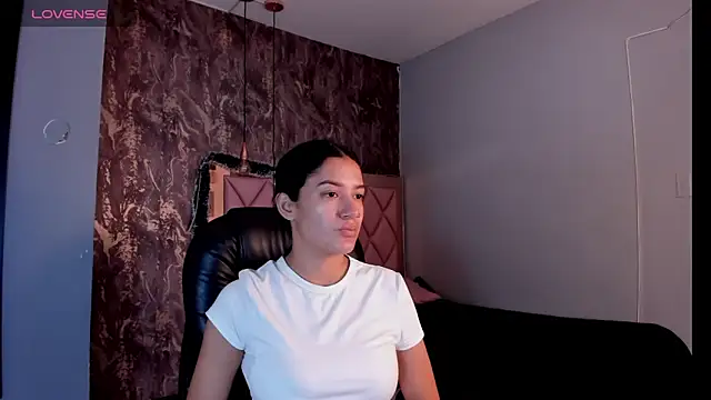 SKYLERWHIITEE online show from 16, 12, 2024