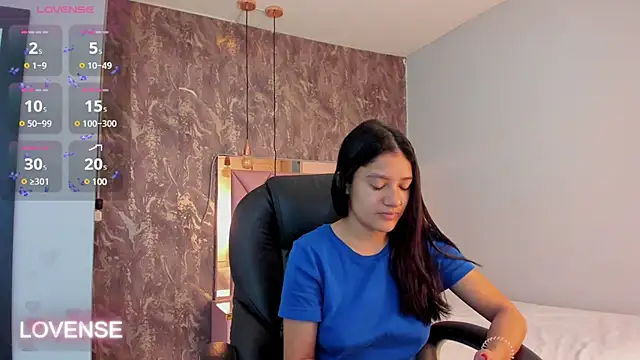 SKYLERWHIITEE online show from 5, 3, 2025