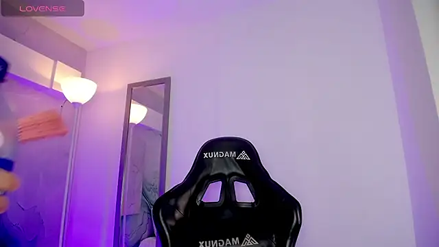 Aniie Doll online show from 17, 3, 2026