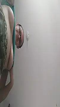 nicolle milf1978 online show from 1, 11, 2025