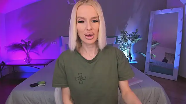 Lana kitty   online show from 14, 4, 2026