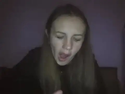 Snapshot of Milaniya261 chatting on 5, 2, 2025 Milaniya261 online show from 5, 2, 2025