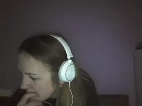 Snapshot of Milaniya261 chatting on 24, 2, 2025 Milaniya261 online show from 24, 2, 2025